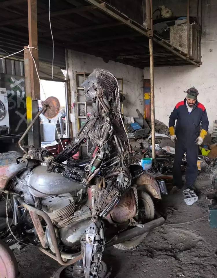 Öğrencisinden kaynak yapmayı öğrendi, 4 yılda 20 ton atıktan 23 heykel yaptı - Resim: 14