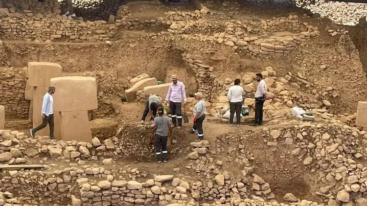 Göbeklitepe'de ağaç dikme iddiasına kazı başkanından yalanlama geldi - Resim: 1