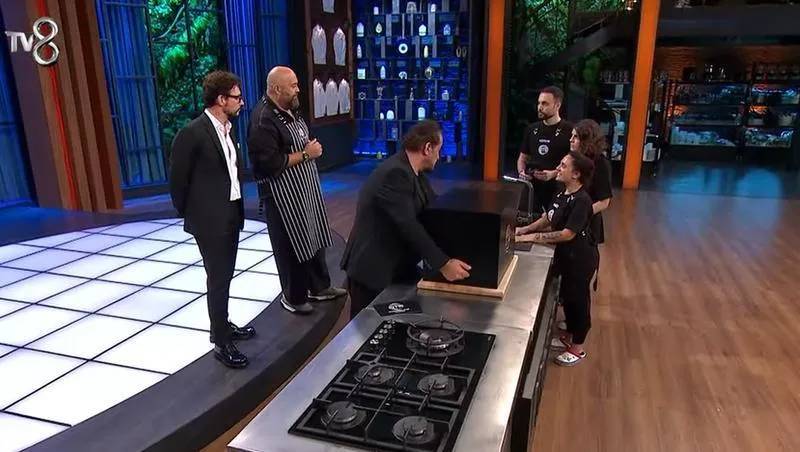 Masterchef'te bir isim daha yarışmaya veda etti: Adını duydu, fenalaştı - Resim: 3